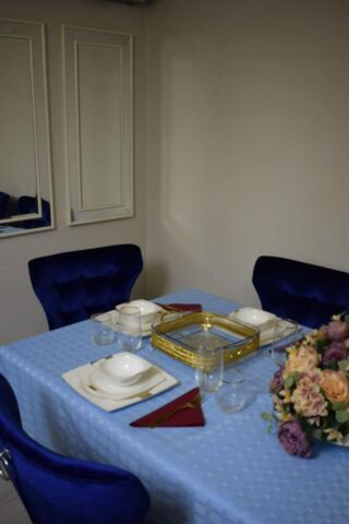 Dertsiz Işlemeli 150x150 Masa Örtüsü - 118